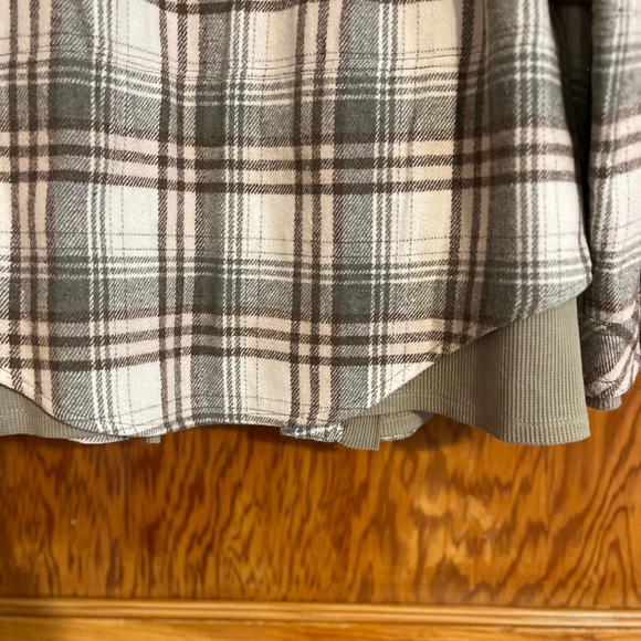 Bluivy Plaid shacket with Hoodie - Picture 5 of 6